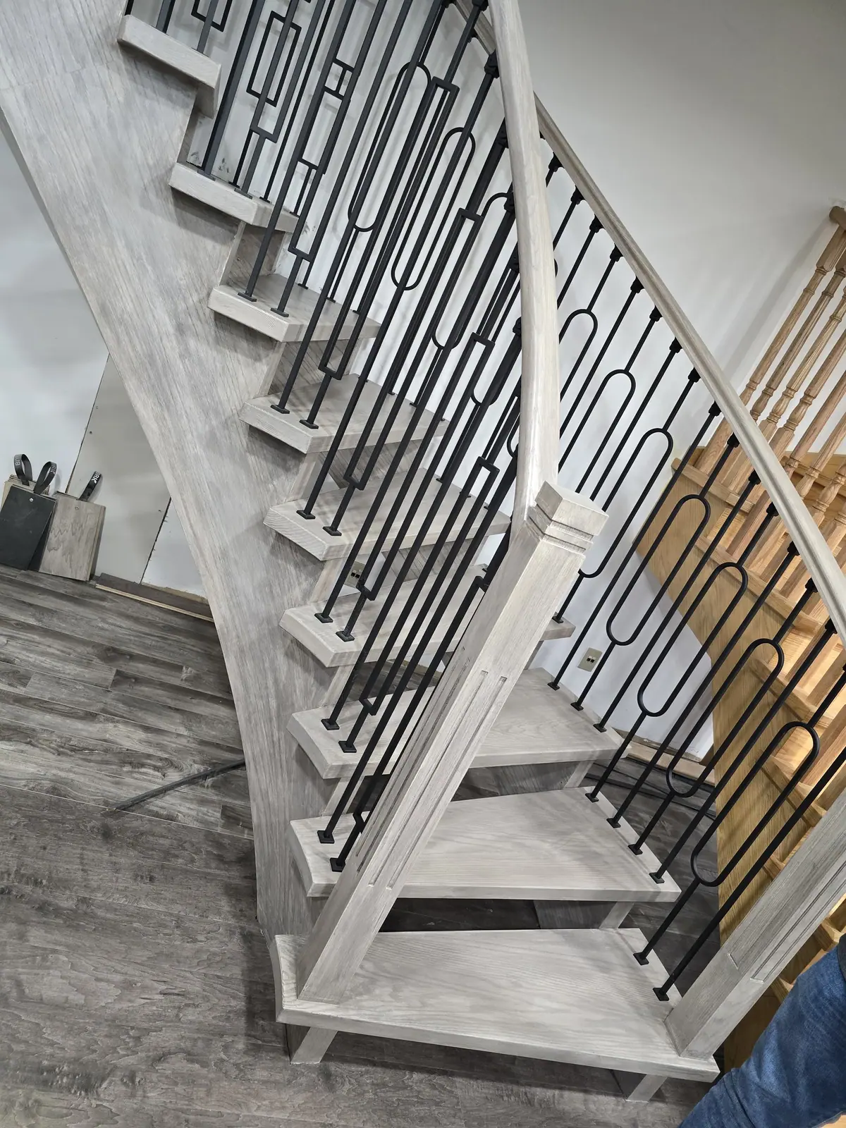 Grey Wash Curved Fretwork Baluster