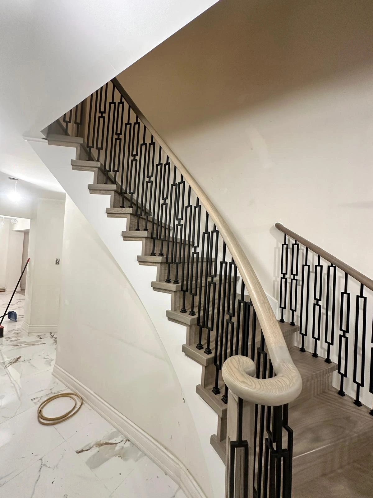 Grey Wash Curved Staircase Fretwork Baluster