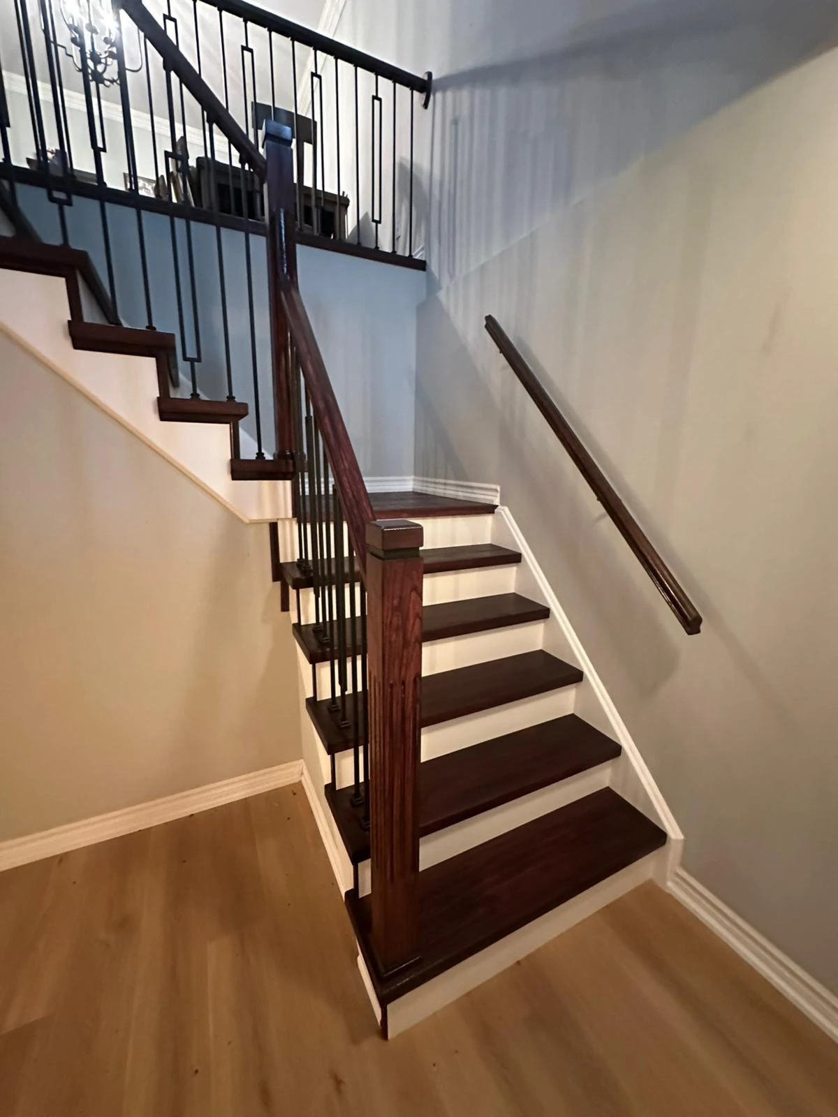 Mahogany Fluted Post Staircase Curved