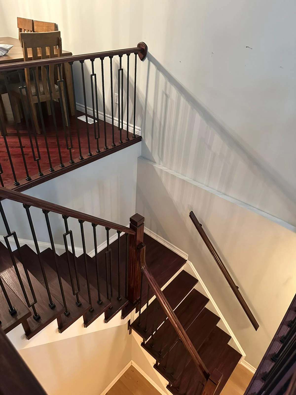 Mahogany Staircase Round Baluster Overlook