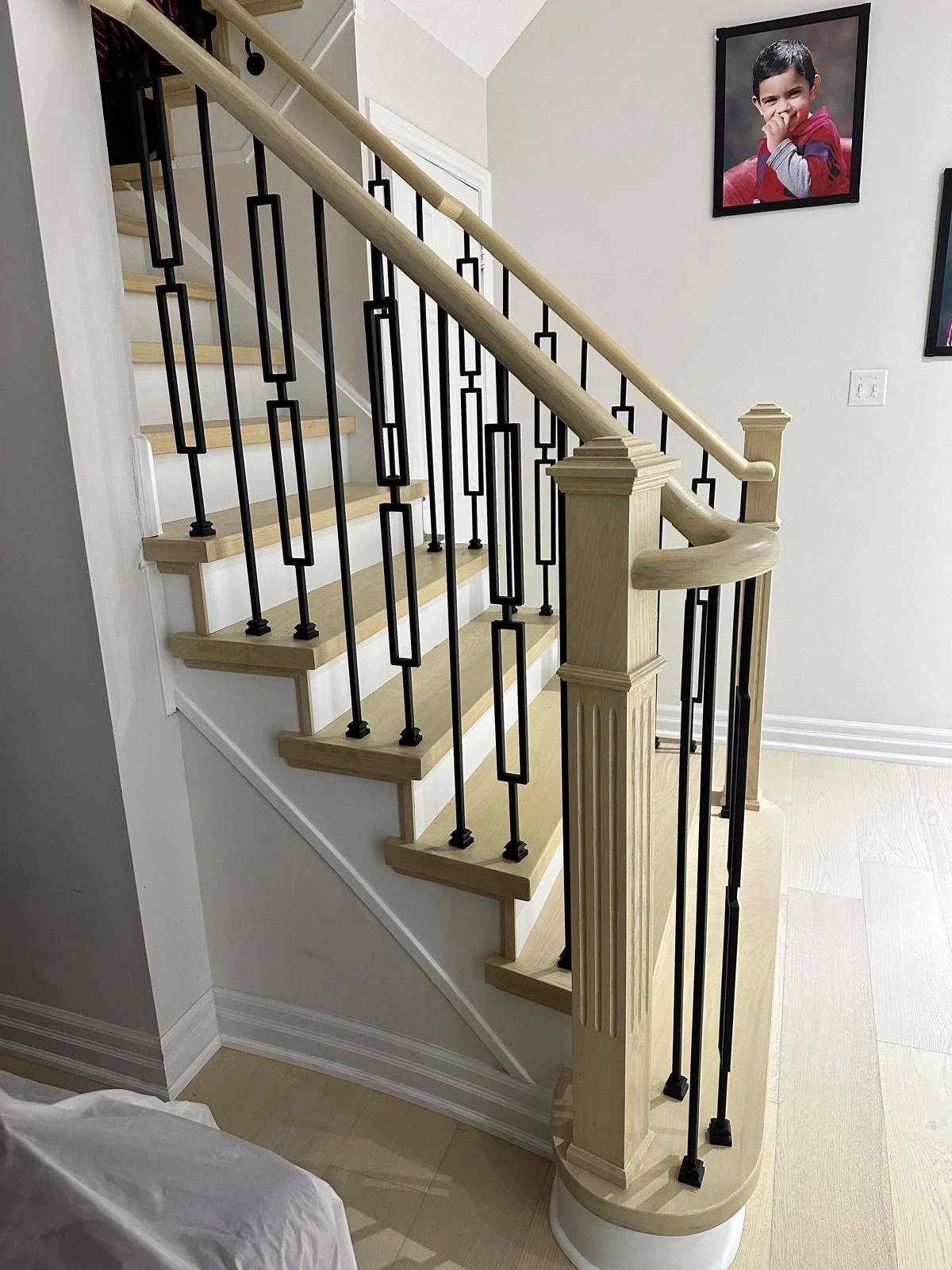 Oak Blonde Curved Staircase Fretwork Baluster